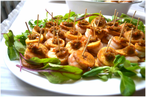 Fried plantain, king prawn cananpes